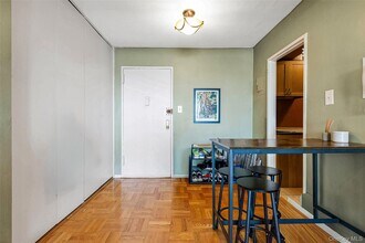 107-40 Queens Blvd in Queens, NY - Building Photo - Building Photo