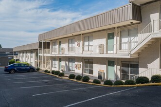 Top of the Cliff in Birmingham, AL - Building Photo - Building Photo