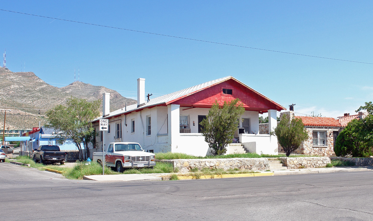 2201 E Yandell Dr in El Paso, TX - Foto de edificio