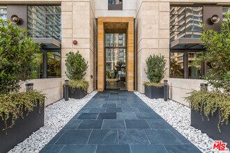 10777 Wilshire Blvd-Unit -404 in Los Angeles, CA - Building Photo - Building Photo