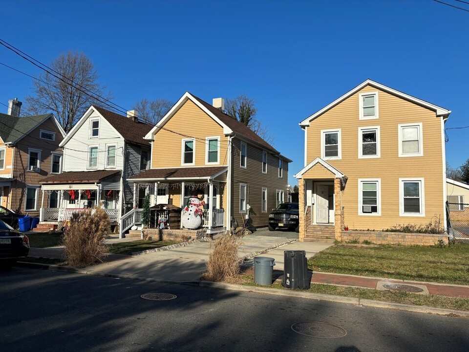 79 Throckmorton St in Freehold, NJ - Building Photo