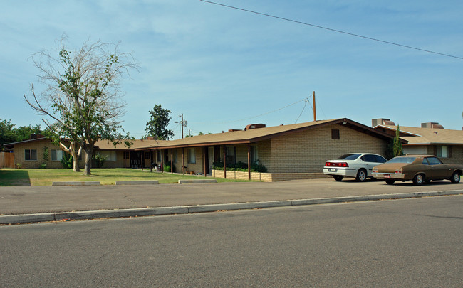 Granada Gardens in Phoenix, AZ - Building Photo - Building Photo