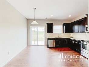 228 Elmhaven Dr in Simpsonville, SC - Building Photo - Building Photo