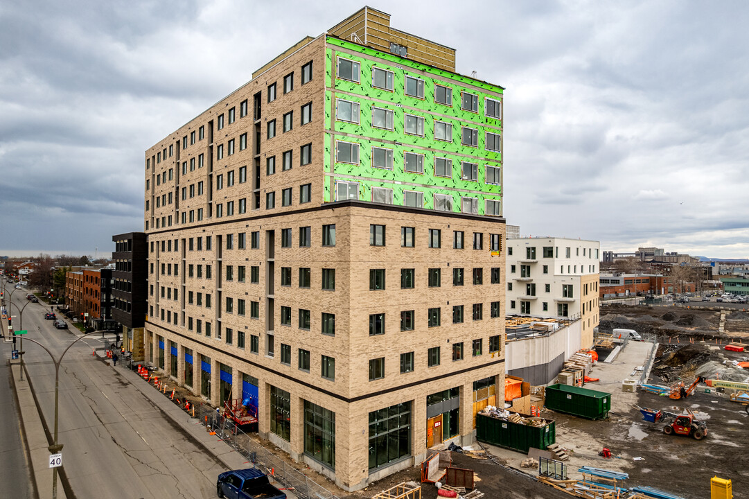 Canoë in Montréal, QC - Building Photo