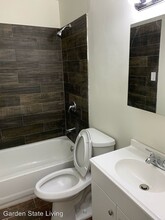 164 N Day St-Unit -Unit 3 in Orange, NJ - Building Photo - Building Photo