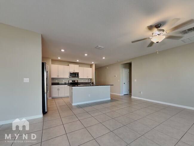 31526 Sun Kettle Lp, Unit B in Wesley Chapel, FL - Building Photo - Building Photo