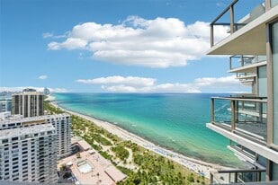 9703 Collins Ave in Bal Harbour, FL - Building Photo