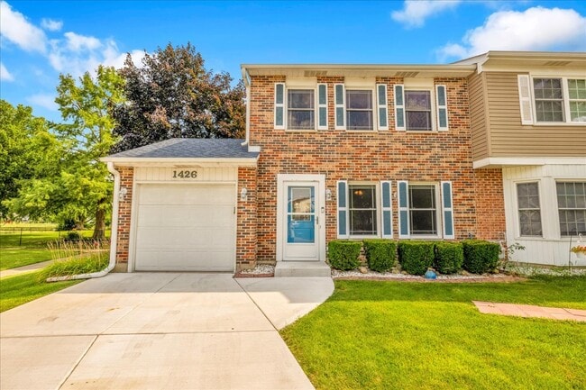 property at 1426 Walnut Cir