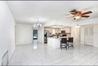 6181 39th Ave N in St. Petersburg, FL - Building Photo - Building Photo