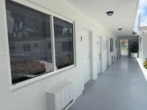 1300 NE 110th St in Miami, FL - Building Photo - Building Photo