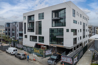 718 N Hudson Ave in Los Angeles, CA - Building Photo - Primary Photo