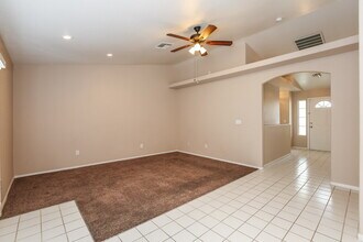 5426 Silent Path Way in North Las Vegas, NV - Building Photo - Building Photo