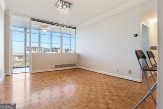 3060 Pharr Ct N Northwest in Atlanta, GA - Building Photo - Building Photo