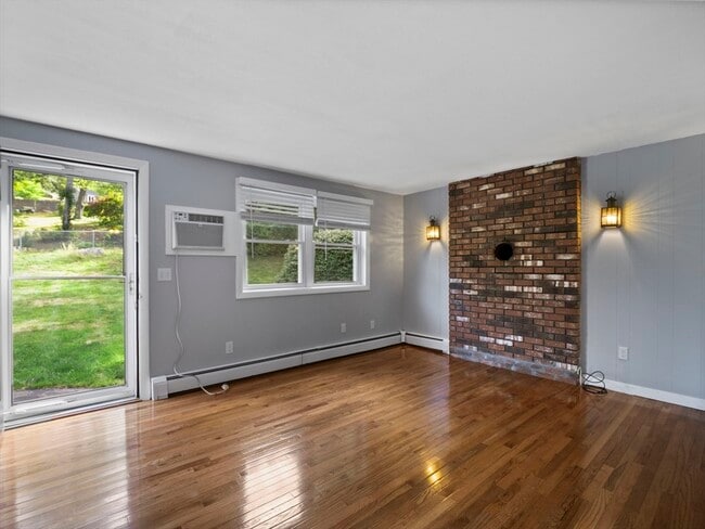 12 Attitash Ave in Merrimac, MA - Foto de edificio - Building Photo