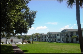 Hampton Court Apartments in Orlando, FL - Building Photo