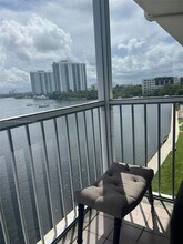 2910 Point E Dr in Aventura, FL - Building Photo - Building Photo