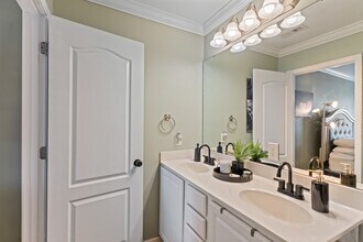 126 Ridge Bluff Rd in Mooresville, NC - Building Photo - Building Photo