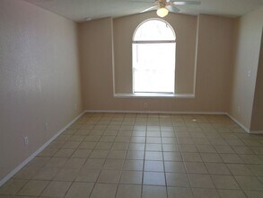 3096 Tierra Bowles Dr in El Paso, TX - Building Photo - Building Photo