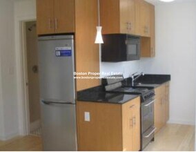 461 Park Dr, Unit G04 in Boston, MA - Building Photo - Building Photo