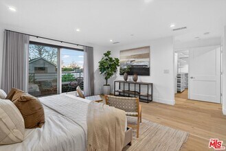 9036 W 24th St in Los Angeles, CA - Building Photo - Building Photo