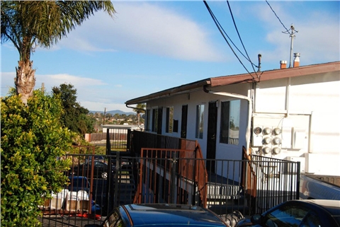 1415 Marquette St in Oceanside, CA - Foto de edificio - Building Photo