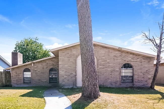 14606 Leacrest Dr