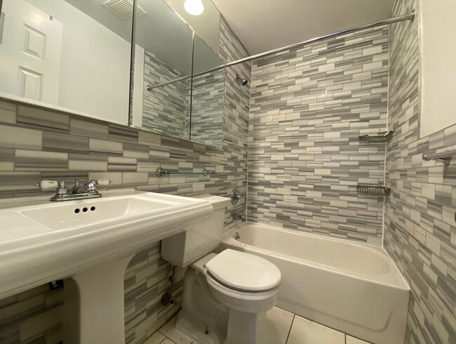 188 Avenue B in New York, NY - Building Photo - Building Photo