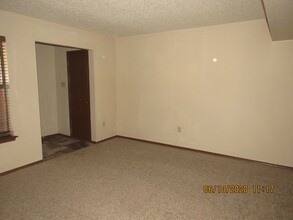 2809 46th St, Unit 2809 NW 46th Street Apt B in Lawton, OK - Building Photo - Building Photo