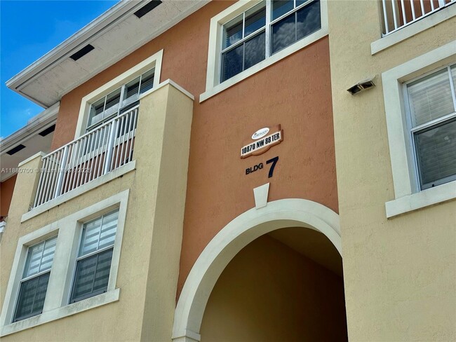 10870 NW 88th Ter, Unit 103 in Doral, FL - Building Photo - Building Photo