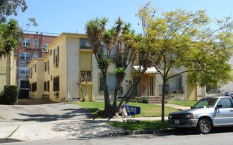 444 S Manhattan Pl in Los Angeles, CA - Building Photo