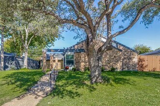 5901 Smoke Glass Trail in Dallas, TX - Building Photo - Building Photo