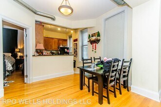 166 W Grand Ave. in Chicago, IL - Building Photo - Building Photo
