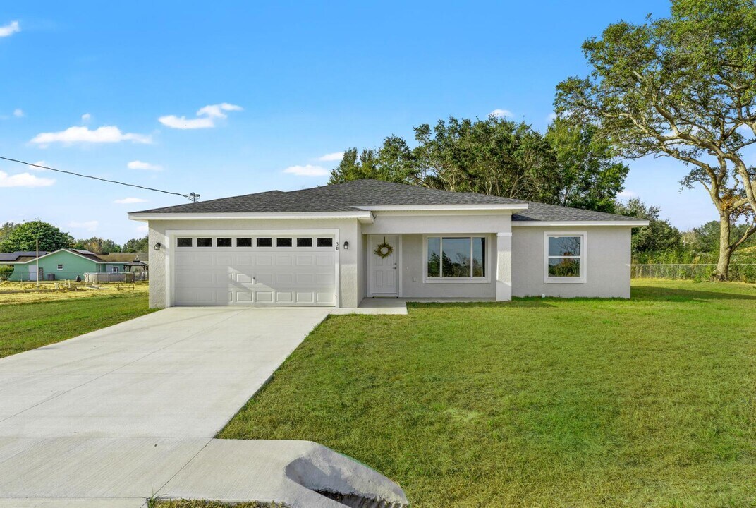 5 Malauka Loop Trk in Ocklawaha, FL - Building Photo