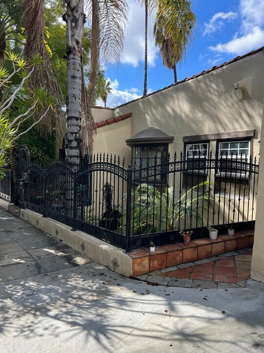2051 Ivar Ave, Unit 2051 in Los Angeles, CA - Foto de edificio