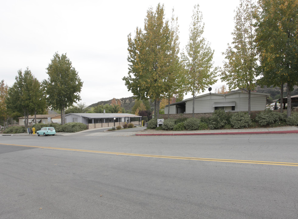 Lakehills Estates in Castaic, CA - Building Photo