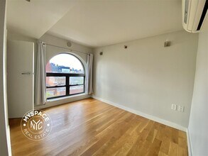 100 Dupont St, Unit 3H in Brooklyn, NY - Foto de edificio - Building Photo