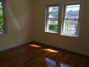 106 Bright St in Waltham, MA - Building Photo - Building Photo