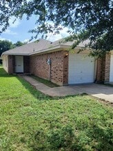 13655 Biggs St in Dallas, TX - Building Photo - Building Photo