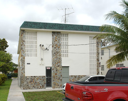 1886-1888 NW 22nd Ct Apartments