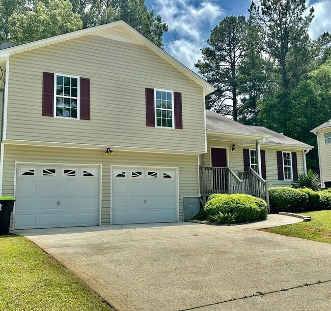 property at 380 River Trace Dr