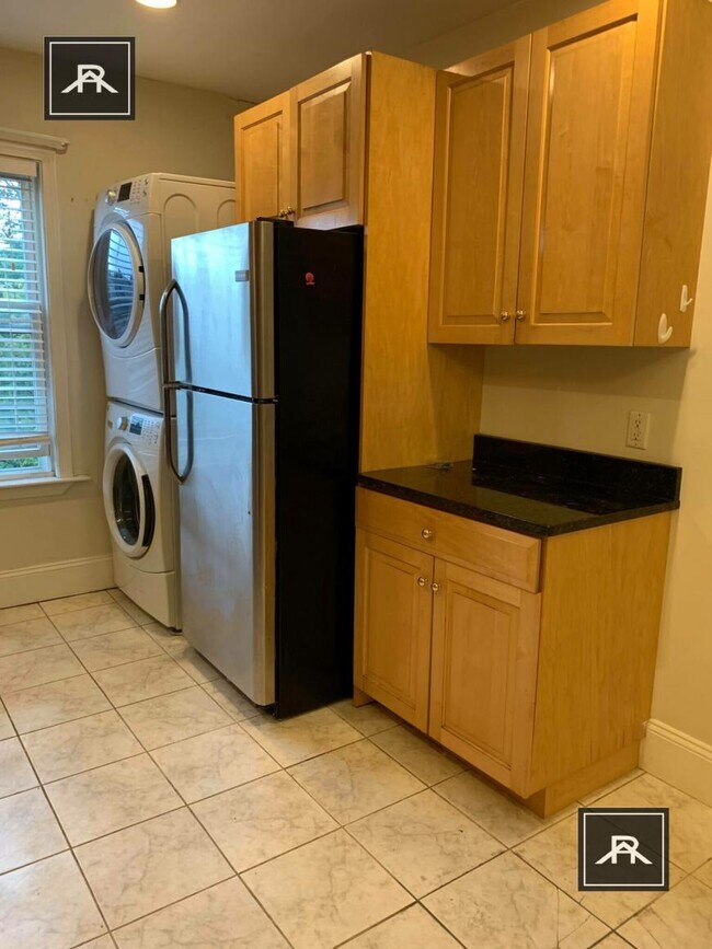 25 Aspinwall Ave in Brookline, MA - Building Photo - Building Photo