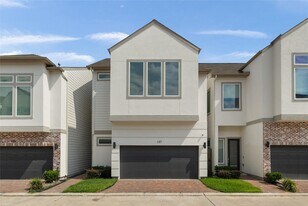 147 Knightsbridge Park Ln in Houston, TX - Building Photo
