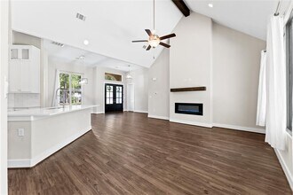 2650 Fountain View St in New Caney, TX - Building Photo - Building Photo