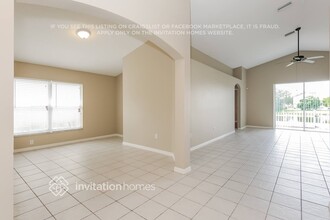 13027 Waterbourne Dr in Gibsonton, FL - Building Photo - Building Photo