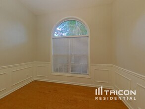 437 Eglington Tr in Locust Grove, GA - Foto de edificio - Building Photo