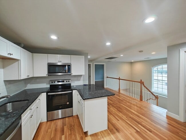 548 Worcester St in Natick, MA - Building Photo - Building Photo