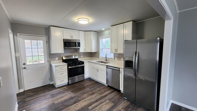 395 Mineral Rd in Memphis, TN - Building Photo - Building Photo