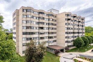 Manoir st-Martin in Laval, QC - Building Photo