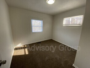 1904 SE Pennsylvania Ave in Topeka, KS - Building Photo - Building Photo