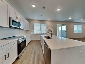 9750 W Luxton Ln in Tolleson, AZ - Building Photo - Building Photo